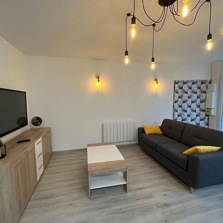 Le Beauvais Apartment Evron Luaran gambar