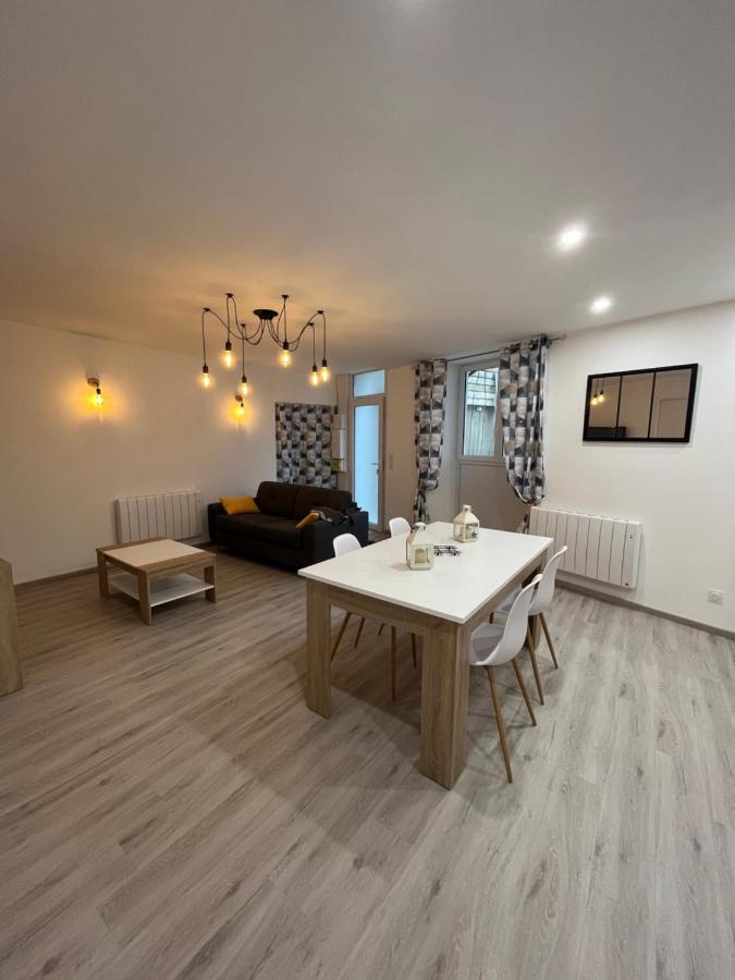 Le Beauvais Apartment Evron Luaran gambar