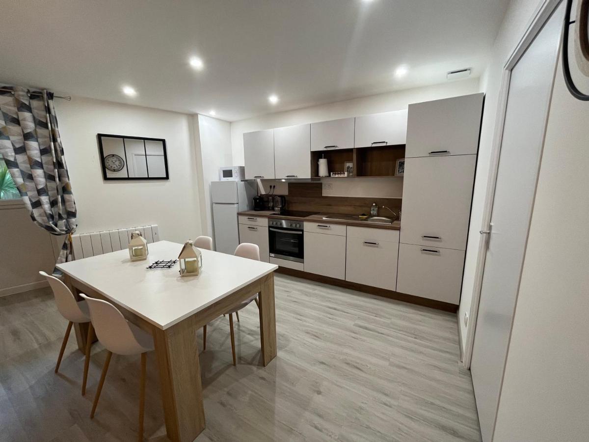 Le Beauvais Apartment Evron Luaran gambar