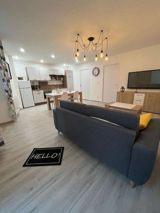 Le Beauvais Apartment Evron Luaran gambar