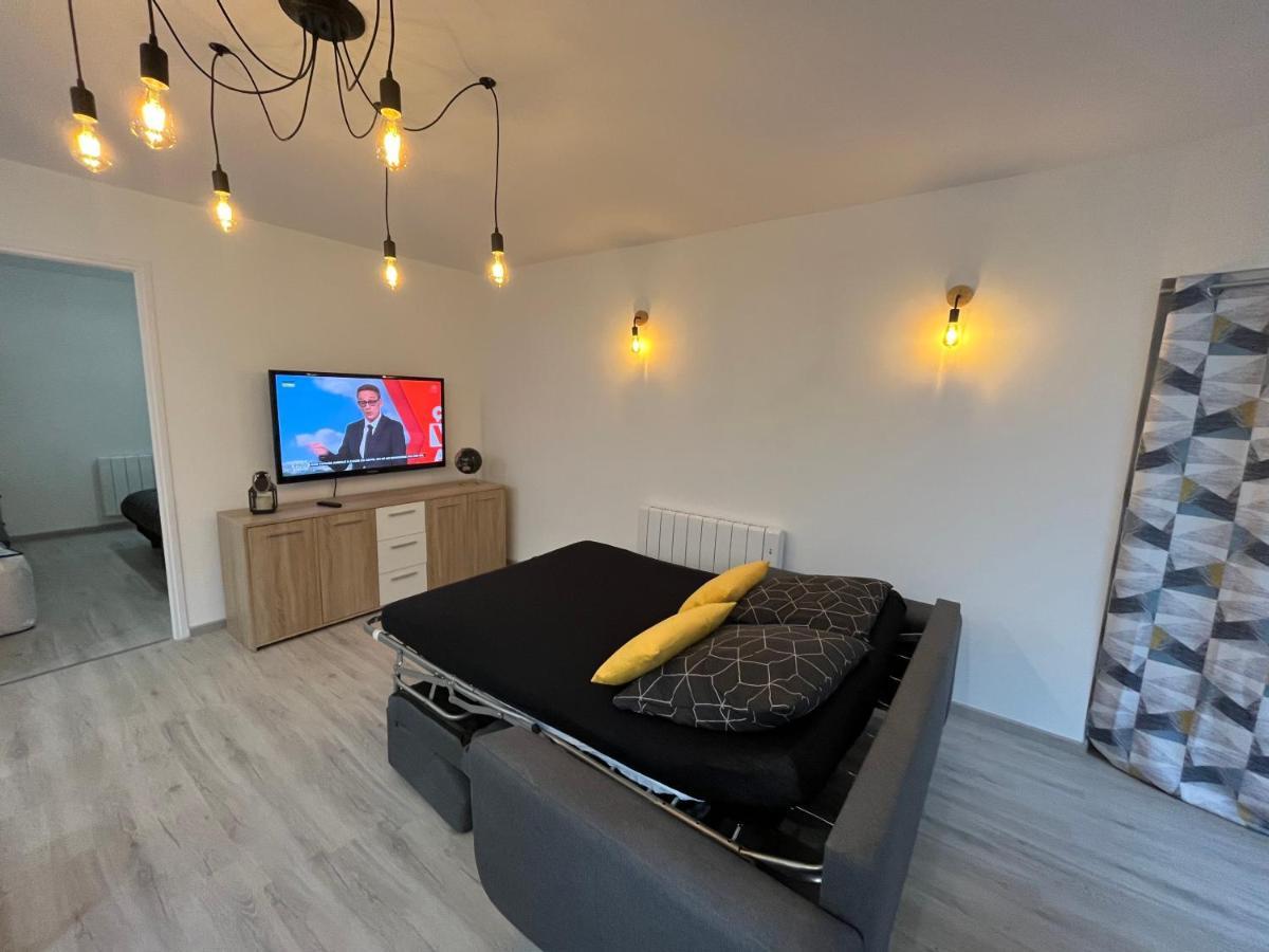 Le Beauvais Apartment Evron Luaran gambar